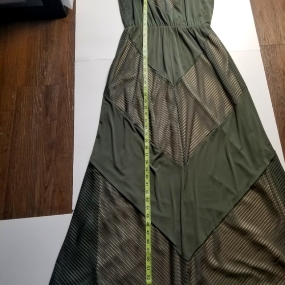 Dress - Picture 6 of 14